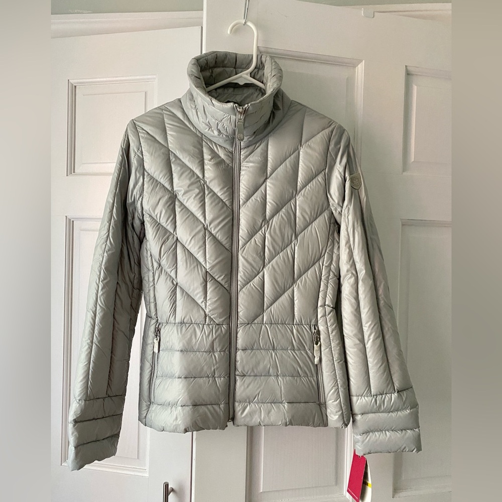 NWT Vince Camuto Silver light puffer jackets Size M